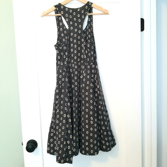 Club Monaco silk dress with pockets! - Picture 2 of 6